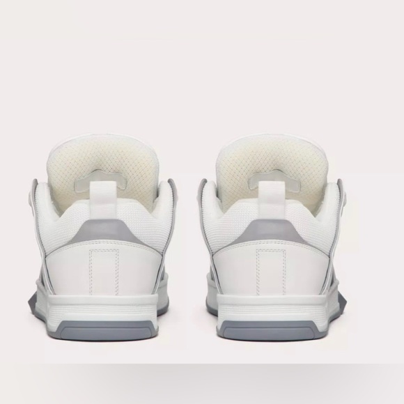 Brand new never worn Valentino open skate sneaker. Size 44 - Picture 4 of 4